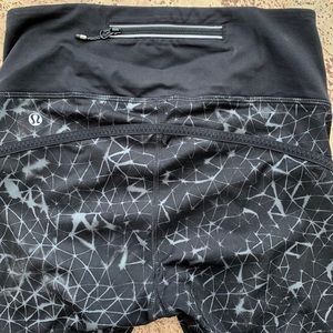 Lululemon size 6 crop leggings